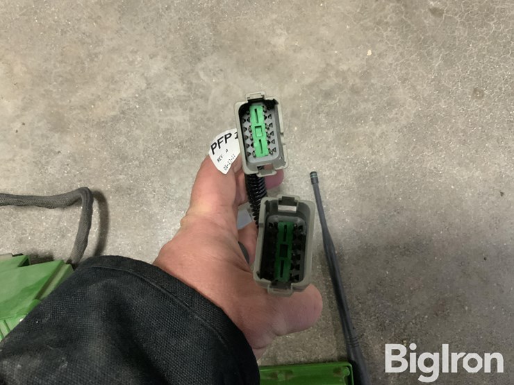 john-deere-starfire-rtk-radio-image-12