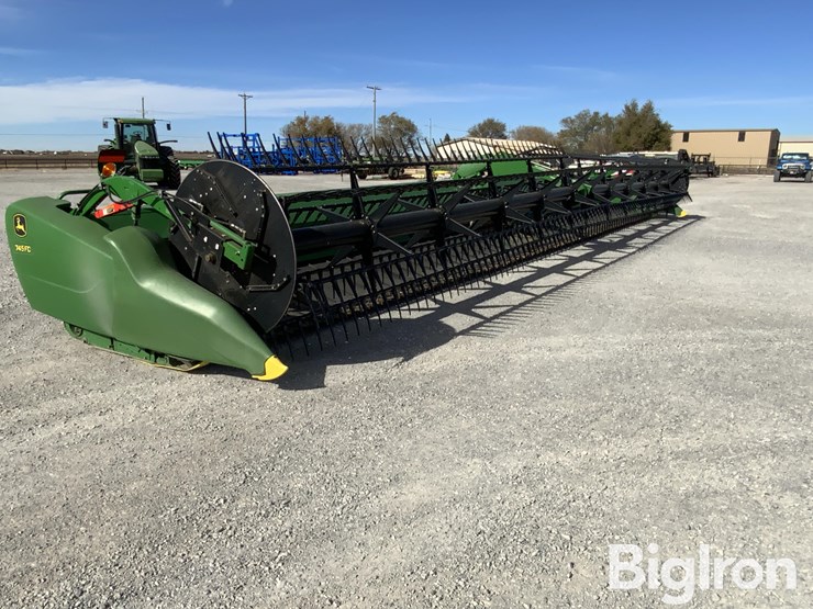 2020-john-deere-745fd-image-3