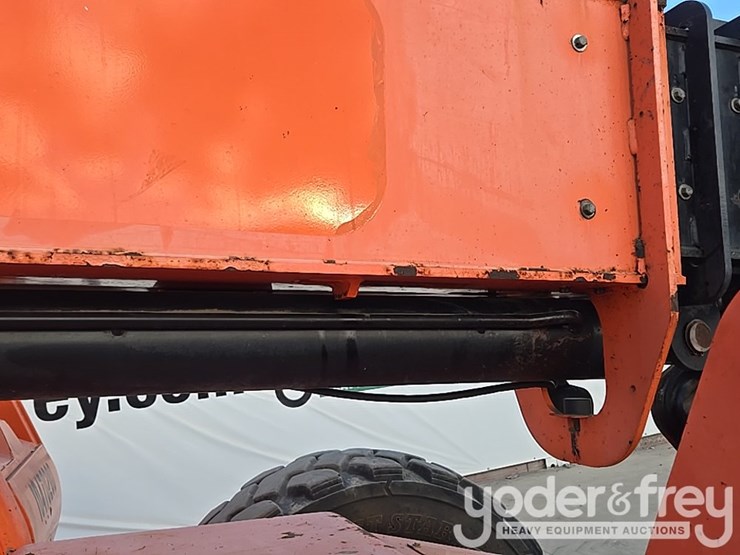 2016-sky-trak-8042-image-64