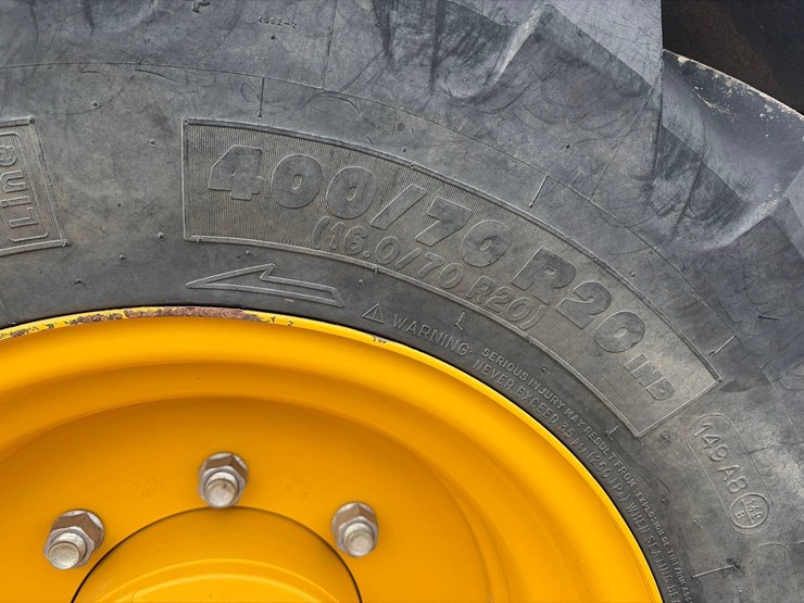 john-deere-324-image-54