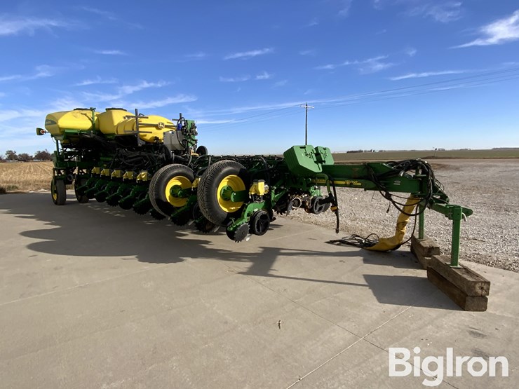 2009-john-deere-1770nt-ccs-image-3