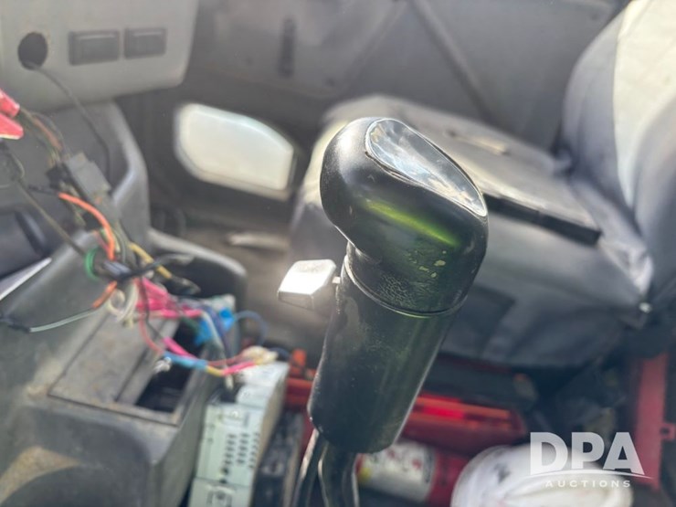 2000-caterpillar-10-image-73