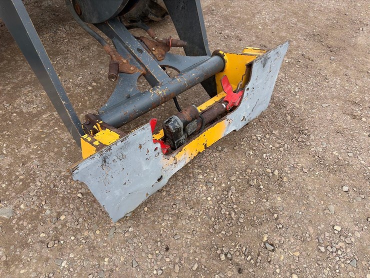 john-deere-324-image-12