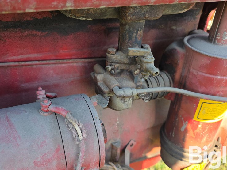 1953-farmall-super-a-2wd-tractor-image-18