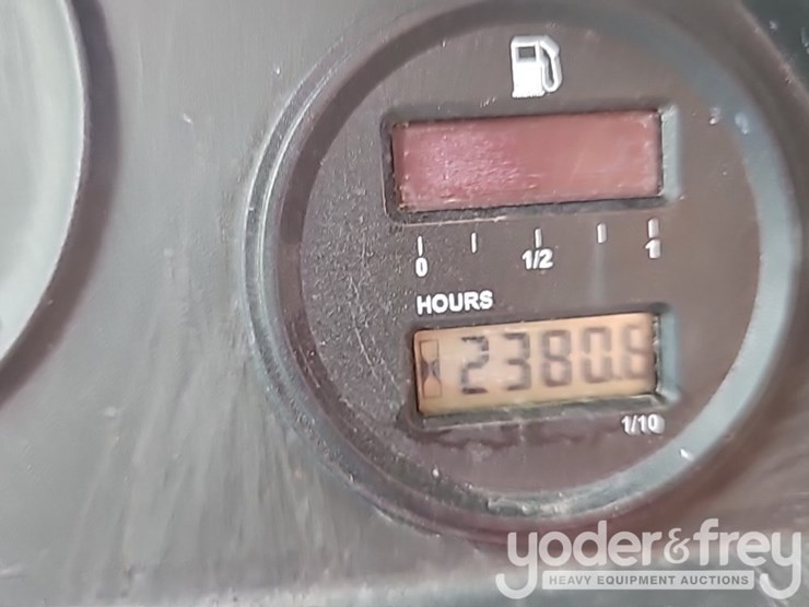 2019-club-car-carryall-1700-image-37