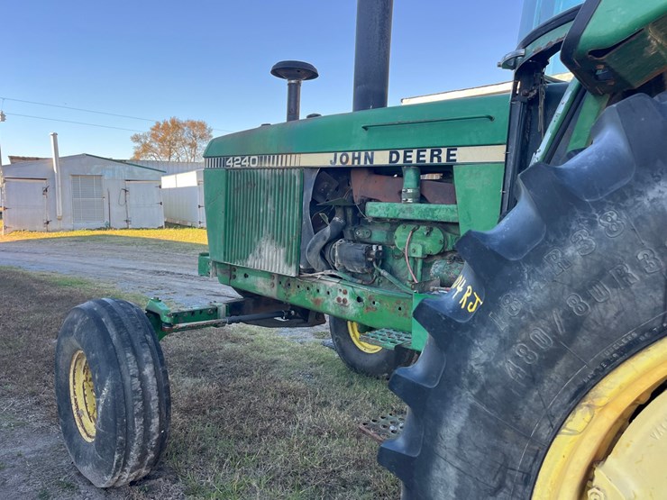 john-deere-4240-image-24