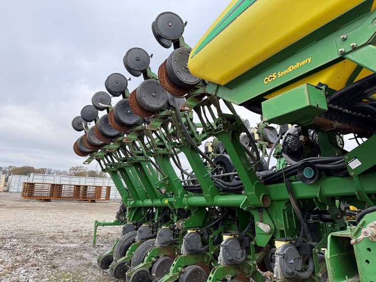 john-deere-1790-image-13