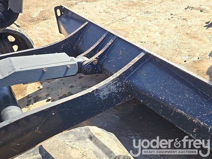 2022-yanmar-vio80-image-17