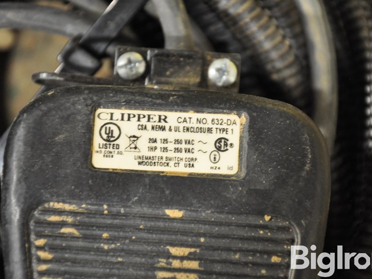linemaster-clipper-foot-switch-image-3