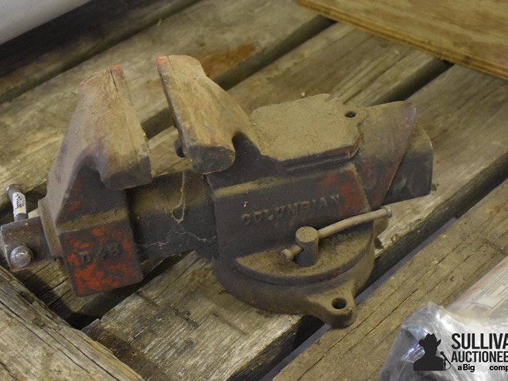 columbian-bench-vise-image-1