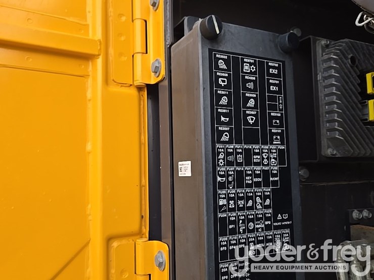 2019-volvo-ec200el-image-97