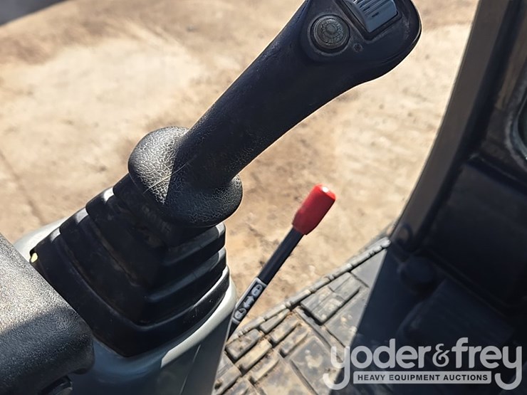 2022-yanmar-vio80-image-124