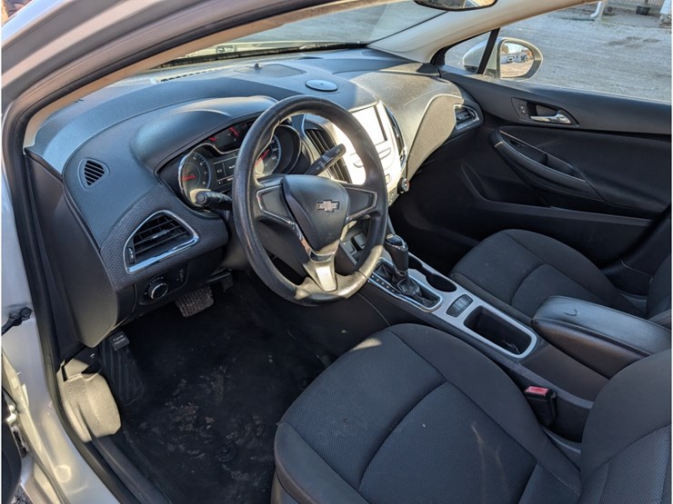 2016-chevrolet-cruze-image-15