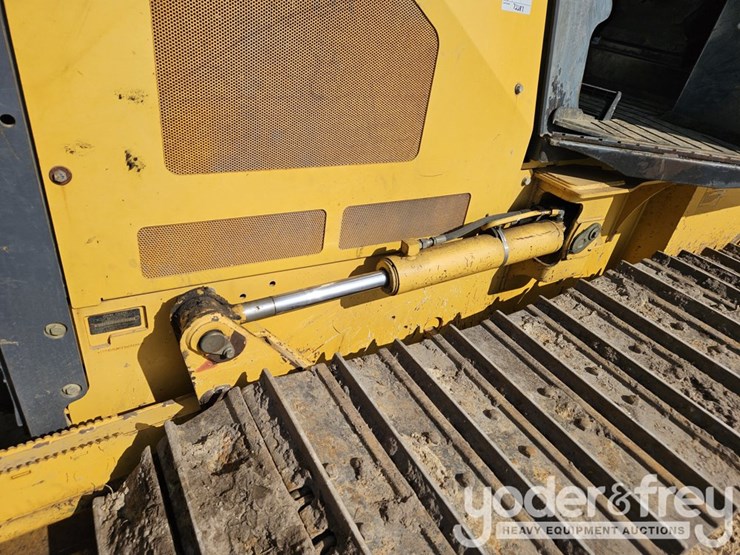 2015-deere-450j-image-18