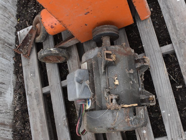 misc-items-on-pallet-image-4