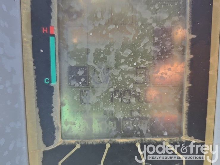 2020-deere-35g-image-81