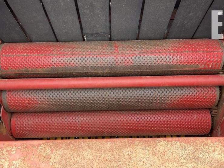 new-holland-660-image-9