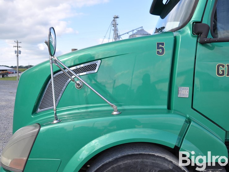 2009-volvo-vnl64t-t/a-truck-tractor-image-10