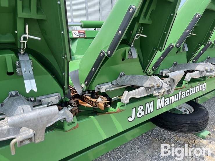 2024-john-deere-c12f-image-12