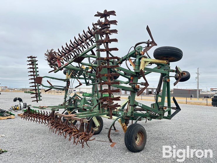 orthman-fallowmaster-930-42'-sweep-plow-image-5