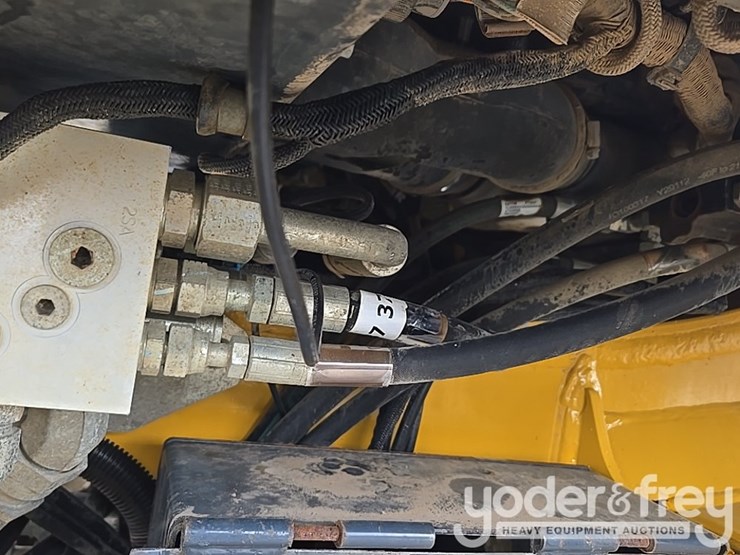 2017-deere-872g-image-54