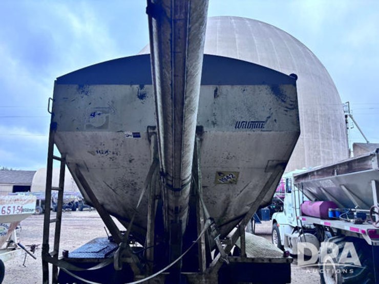 2003-volvo-10-image-43