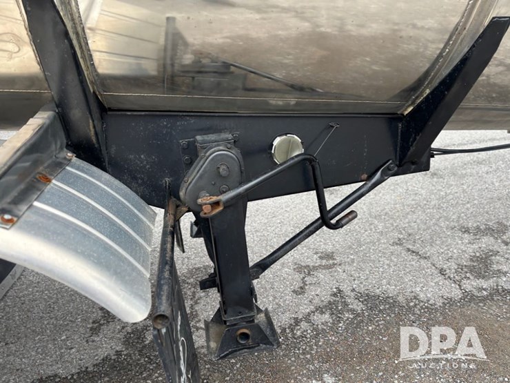 1982-trailmobile-trailer-image-25