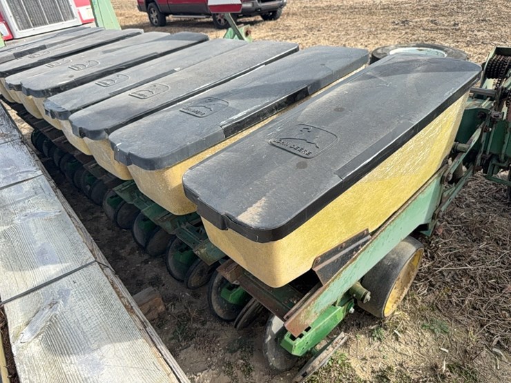 john-deere-7340-image-30