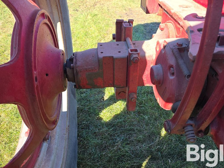 1940-farmall-h-2wd-tractor-image-14