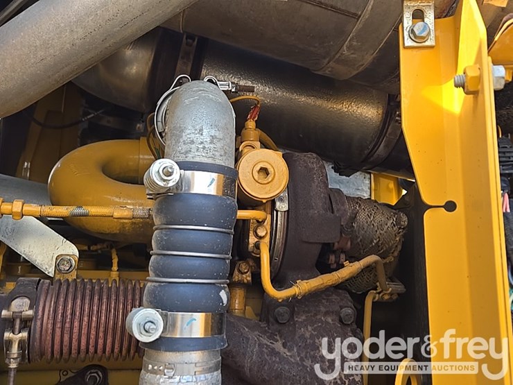 2017-deere-872g-image-101