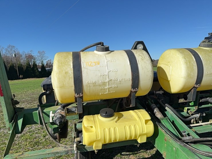 john-deere-7200-pull-type-vacuum-air-planter---4-row-located-at-107-jernigan-swamp-rd.,-ahoskie,-nc-image-39