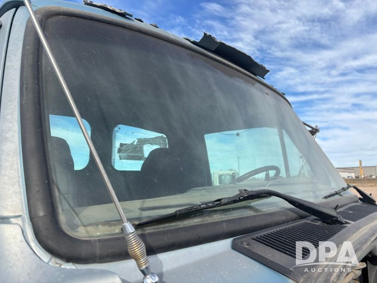 2000-caterpillar-10-image-56