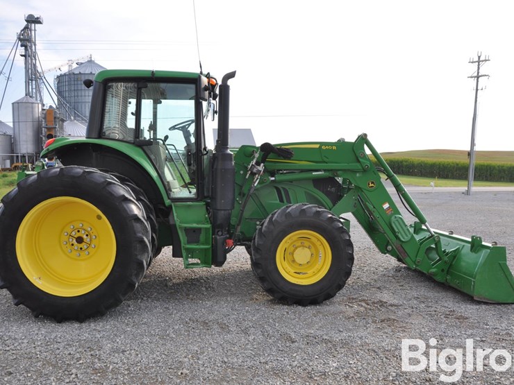 2019-john-deere-6110m-image-4