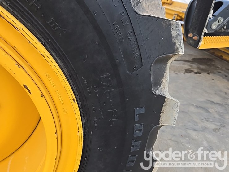 2017-deere-872g-image-93