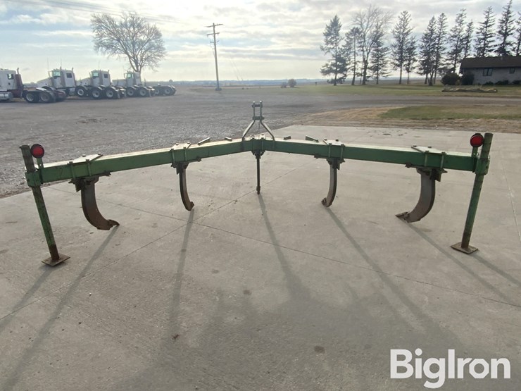 john-deere-5r-ripper-image-6