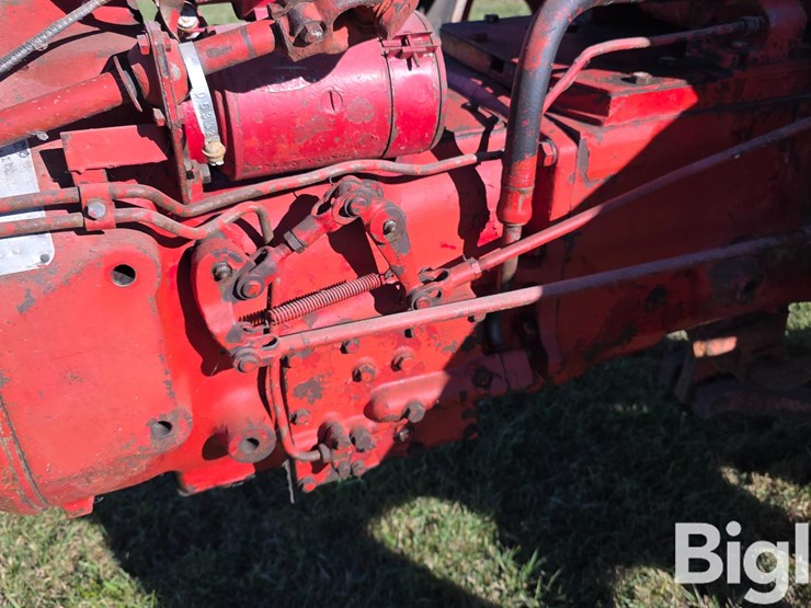 1959-farmall-560-diesel-2wd-tractor-image-20