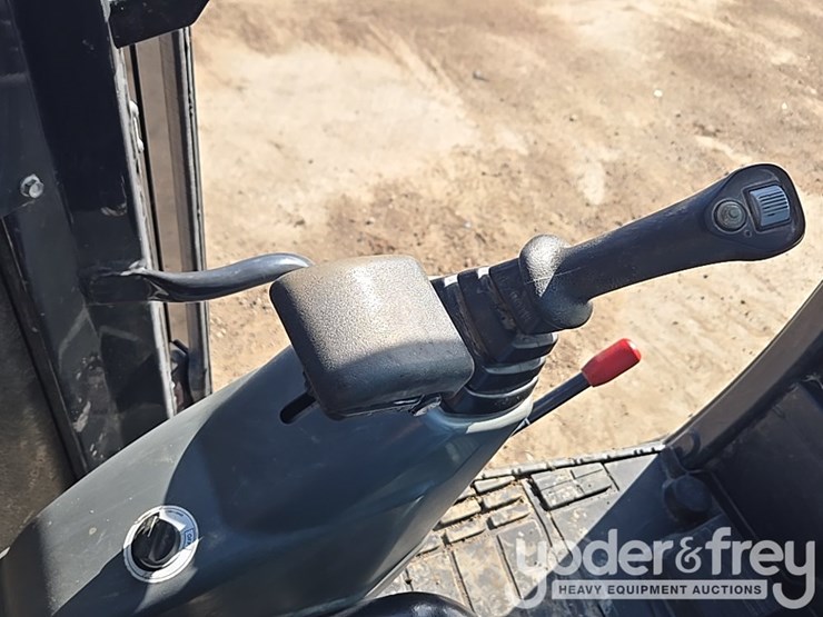 2022-yanmar-vio80-image-125