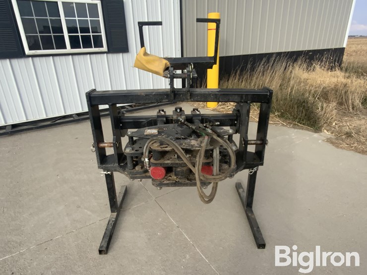 protracker-hydraulic-steering-hitch-image-2