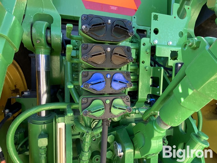 2022-john-deere-7r-210-image-16