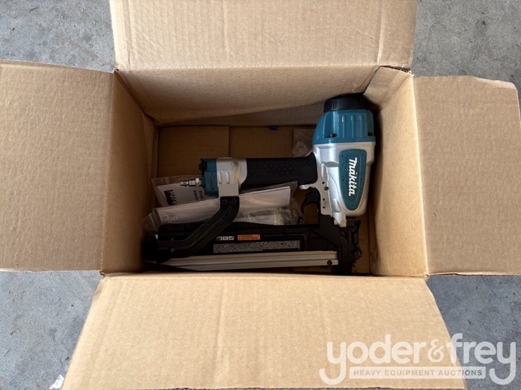makita-7/16"-medium-crown-stapler-16,-at1150a-(1yr-factory-warranty)-image-5