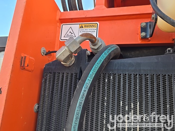 2016-sky-trak-8042-image-90