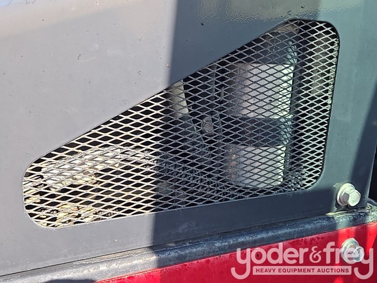 2022-yanmar-vio80-image-63