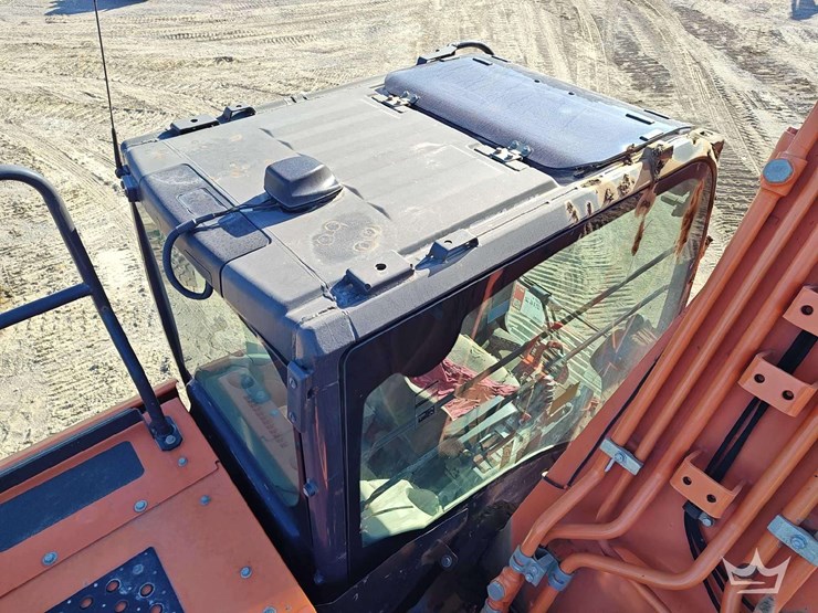 2019-hitachi-zx300-lc-image-20