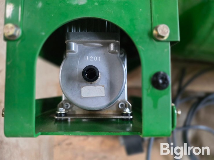 john-deere-1770nt-image-12