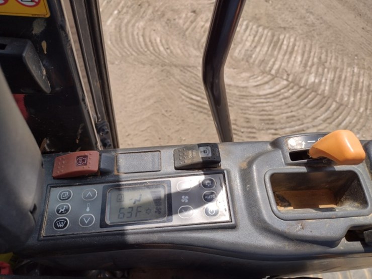 22-case-cx350d-image-10