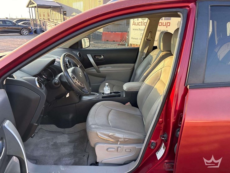 2011-nissan-rogue-image-13