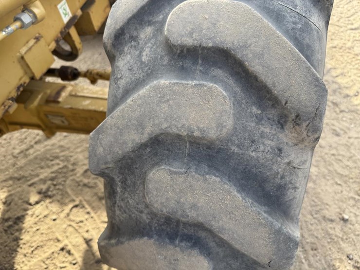 caterpillar-416b-image-67