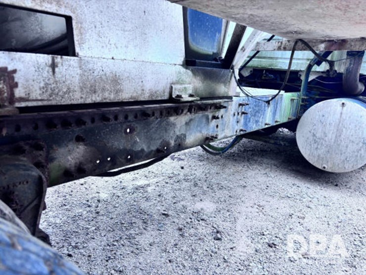 2003-volvo-10-image-47