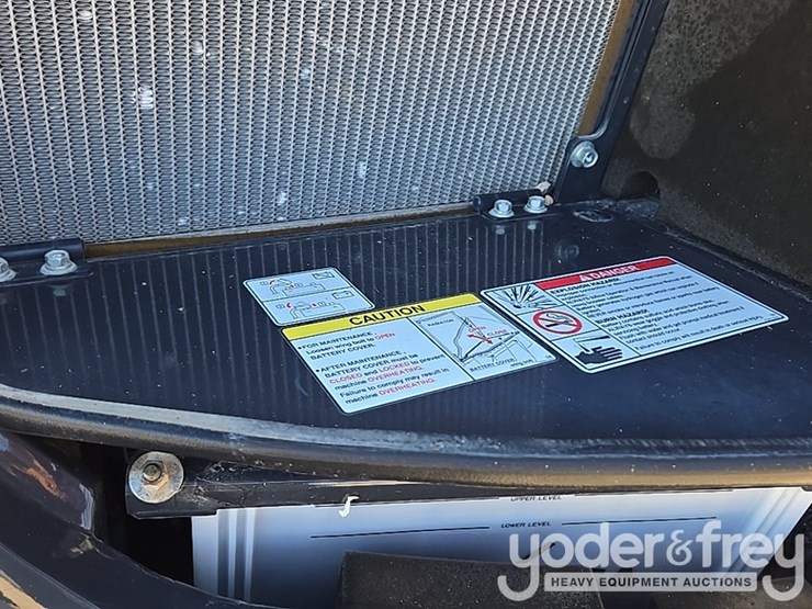 2022-yanmar-vio80-image-77