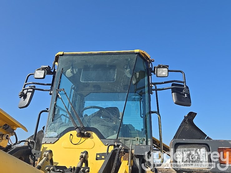 2018-komatsu-wa200-8-image-132